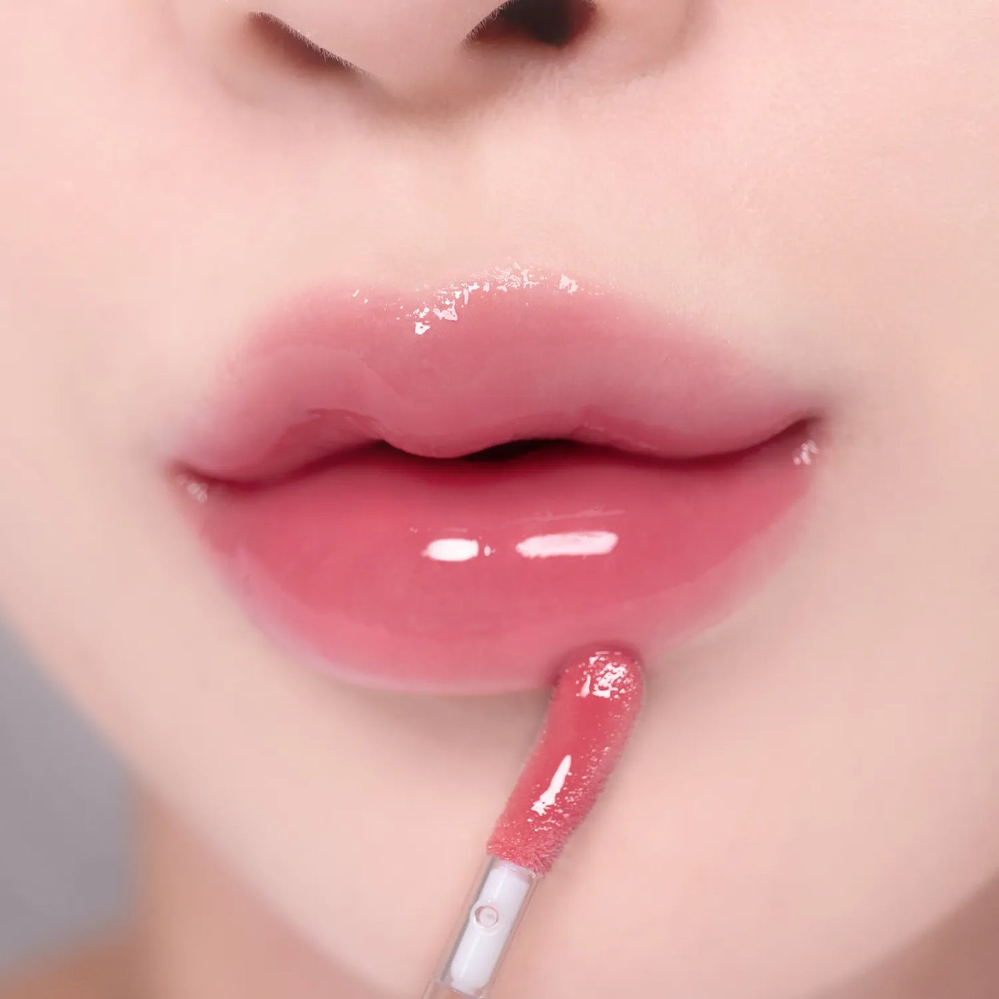 Overglowy Gloss #6 Taro Berry 2.8g